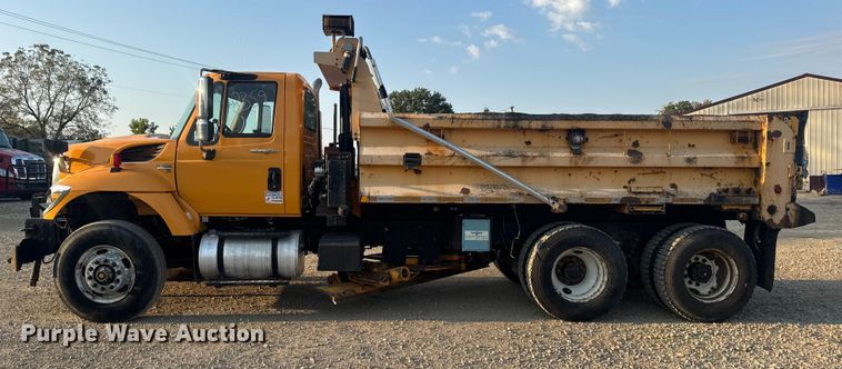 image for item DW6628 2010 International 7500 WorkStar dump truck