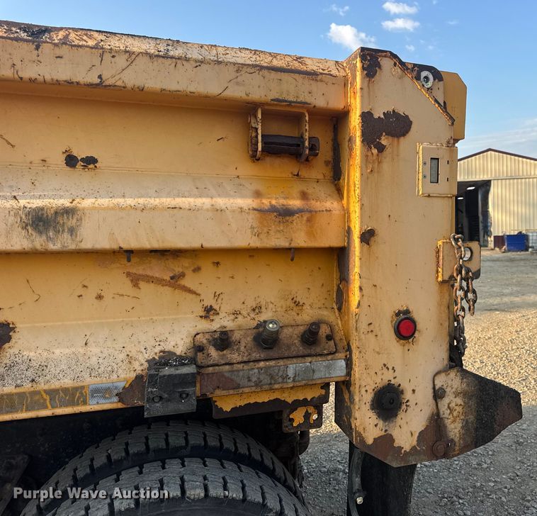 image for item DW6628 2010 International 7500 WorkStar dump truck