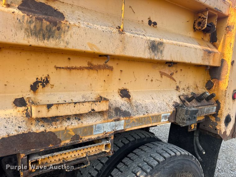 image for item DW6628 2010 International 7500 WorkStar dump truck