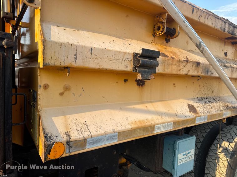 image for item DW6628 2010 International 7500 WorkStar dump truck