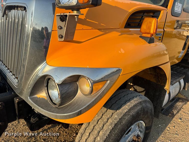 image for item DW6628 2010 International 7500 WorkStar dump truck