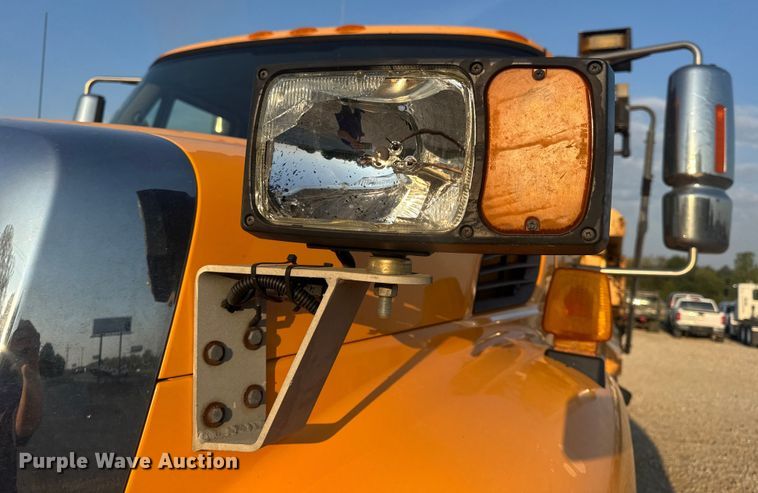 image for item DW6628 2010 International 7500 WorkStar dump truck