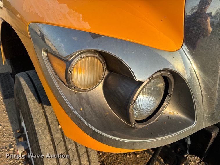 image for item DW6628 2010 International 7500 WorkStar dump truck