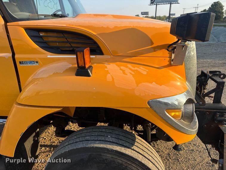 image for item DW6628 2010 International 7500 WorkStar dump truck