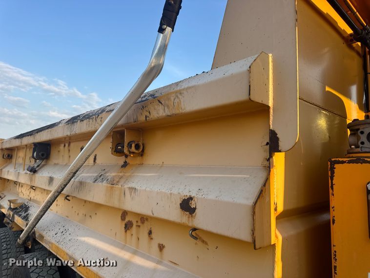 image for item DW6628 2010 International 7500 WorkStar dump truck