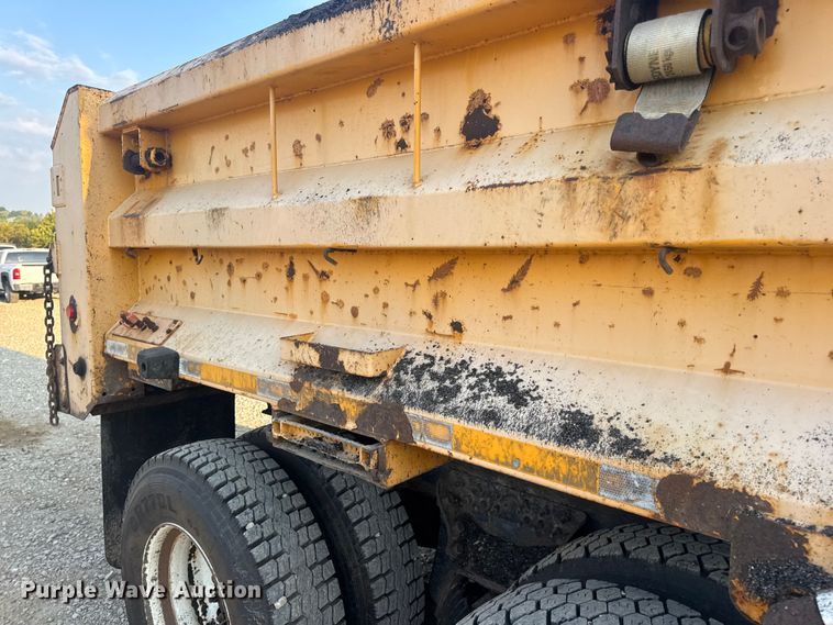 image for item DW6628 2010 International 7500 WorkStar dump truck