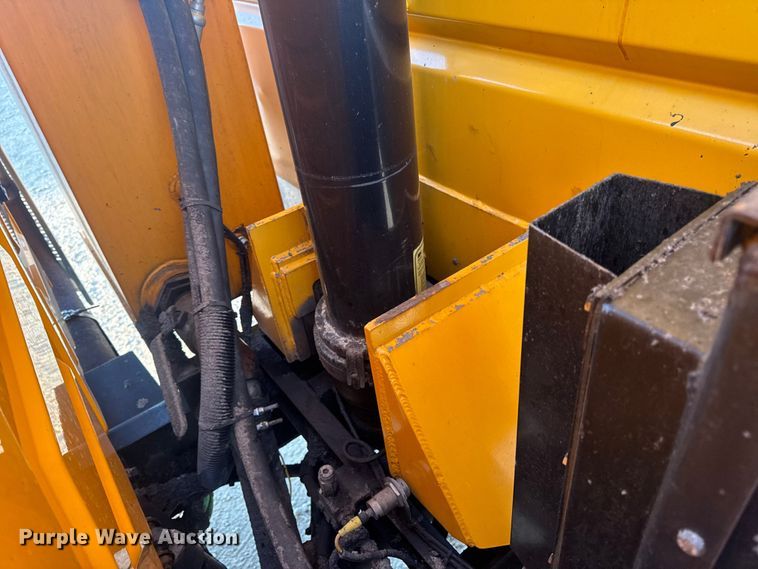 image for item DW6628 2010 International 7500 WorkStar dump truck