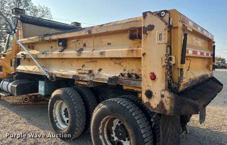 image for item DW6628 2010 International 7500 WorkStar dump truck