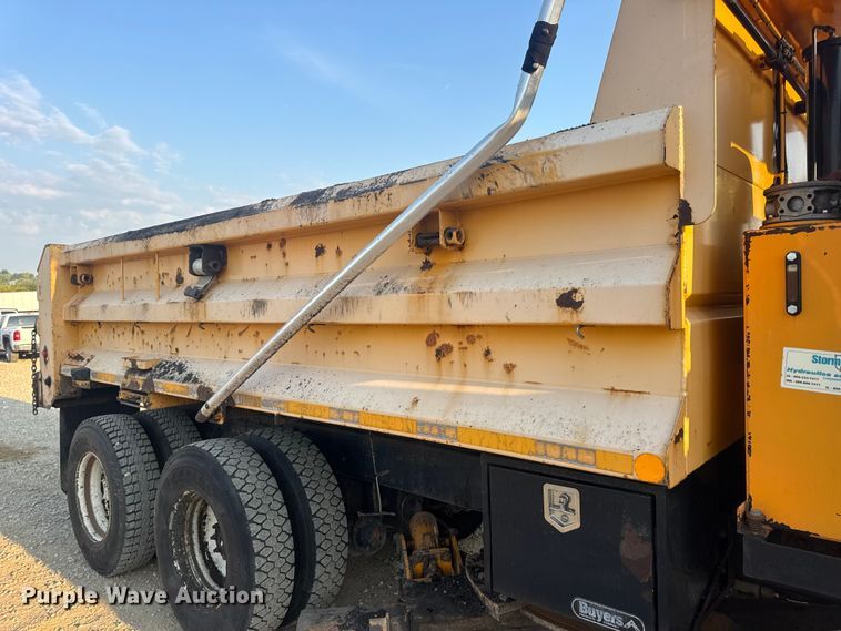 image for item DW6628 2010 International 7500 WorkStar dump truck