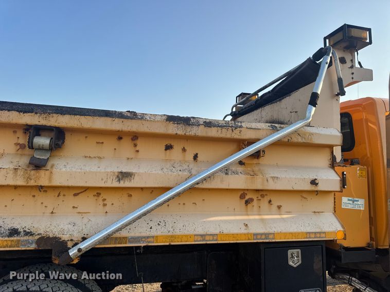 image for item DW6628 2010 International 7500 WorkStar dump truck