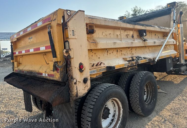 image for item DW6628 2010 International 7500 WorkStar dump truck