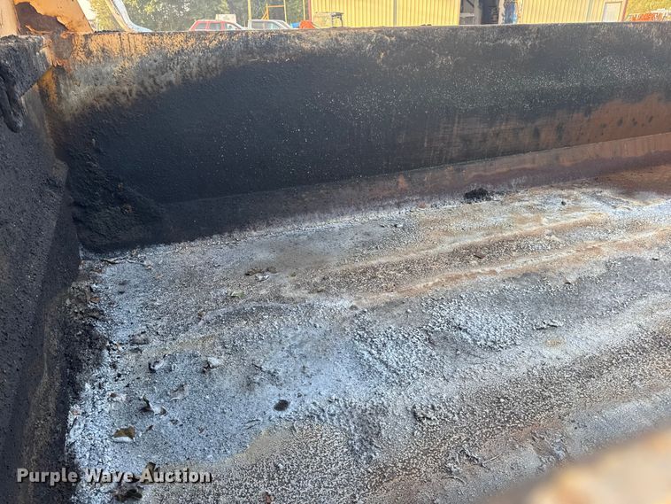 image for item DW6628 2010 International 7500 WorkStar dump truck