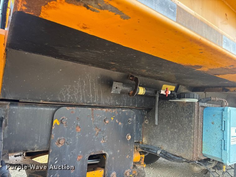 image for item DW6628 2010 International 7500 WorkStar dump truck