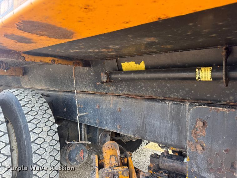image for item DW6628 2010 International 7500 WorkStar dump truck