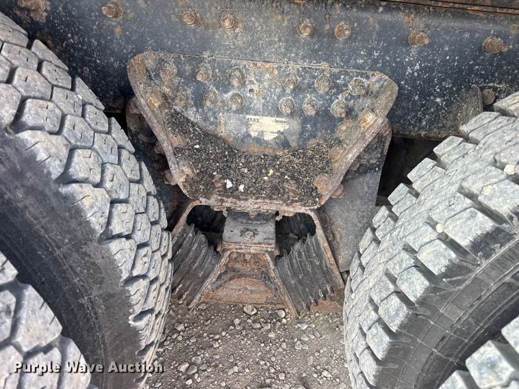 image for item DW6628 2010 International 7500 WorkStar dump truck