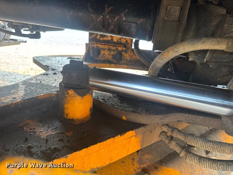 image for item DW6628 2010 International 7500 WorkStar dump truck