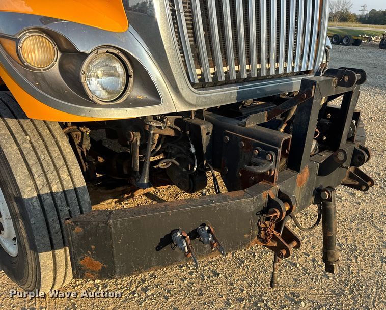 image for item DW6628 2010 International 7500 WorkStar dump truck