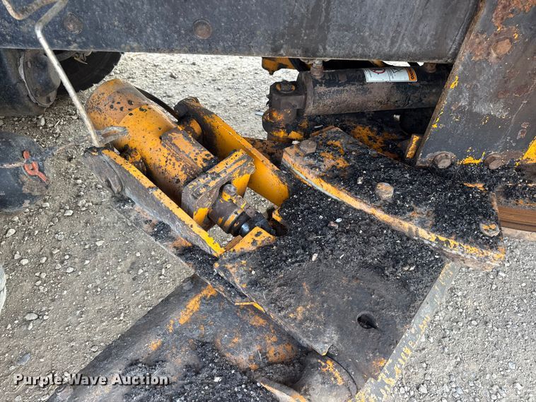 image for item DW6628 2010 International 7500 WorkStar dump truck