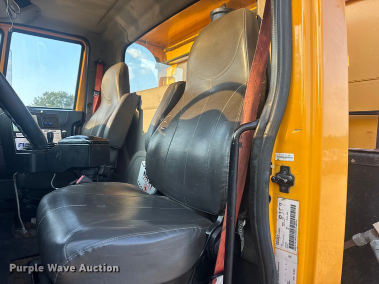 image for item DW6628 2010 International 7500 WorkStar dump truck