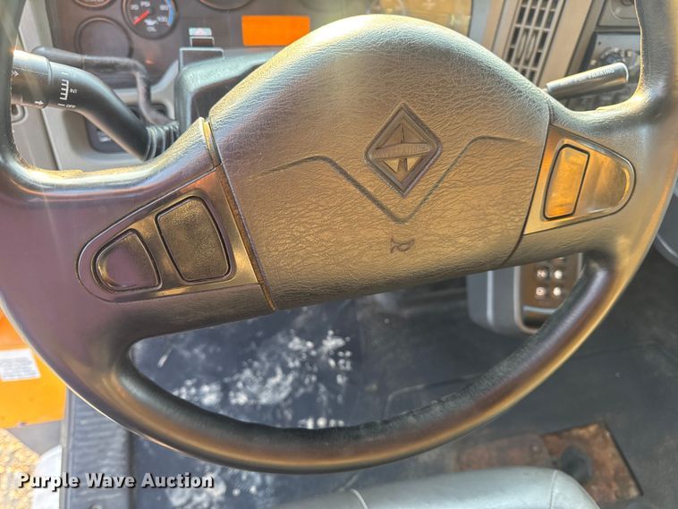 image for item DW6628 2010 International 7500 WorkStar dump truck