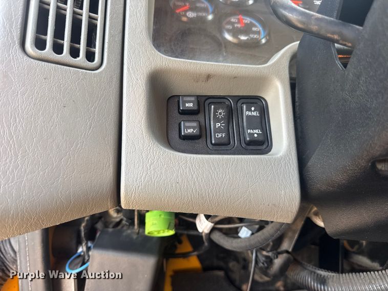 image for item DW6628 2010 International 7500 WorkStar dump truck