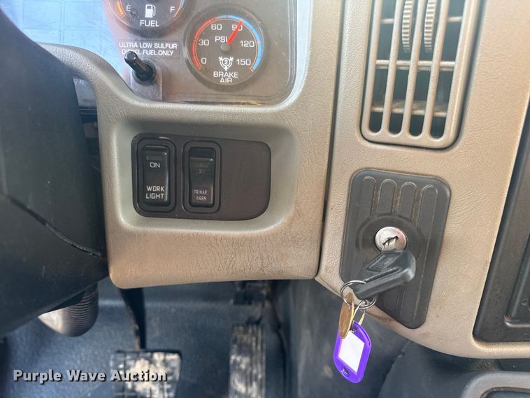 image for item DW6628 2010 International 7500 WorkStar dump truck