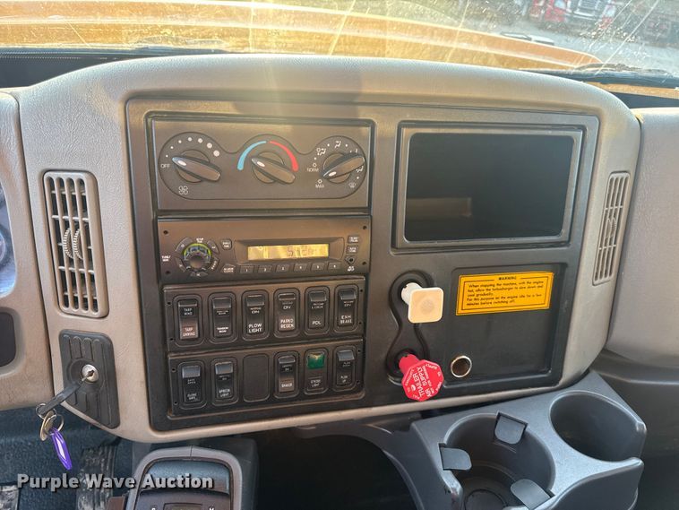 image for item DW6628 2010 International 7500 WorkStar dump truck