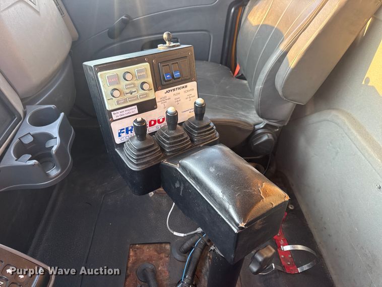 image for item DW6628 2010 International 7500 WorkStar dump truck