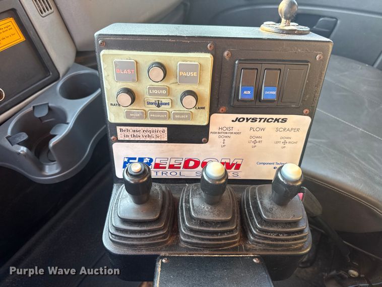 image for item DW6628 2010 International 7500 WorkStar dump truck