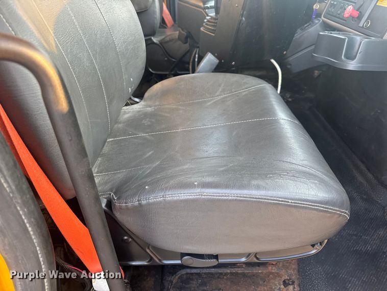 image for item DW6628 2010 International 7500 WorkStar dump truck