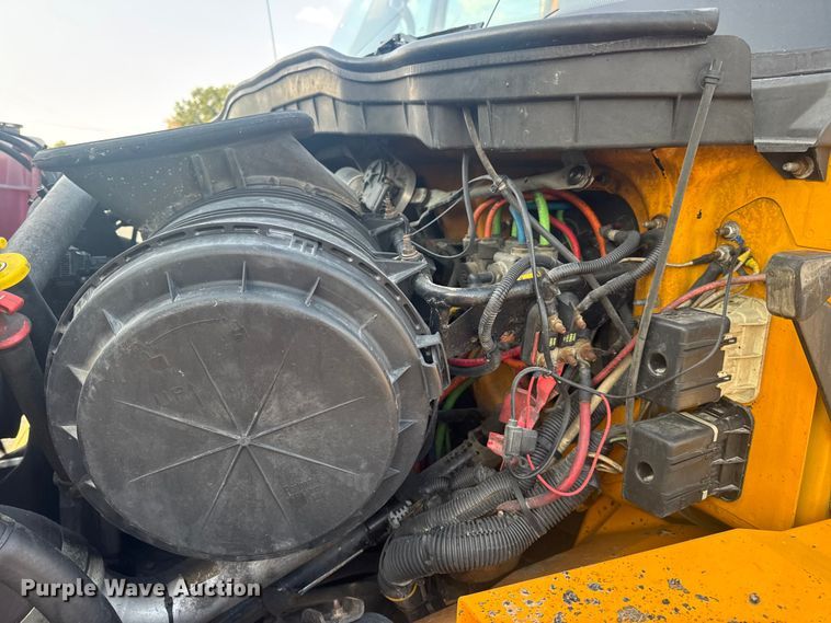 image for item DW6628 2010 International 7500 WorkStar dump truck