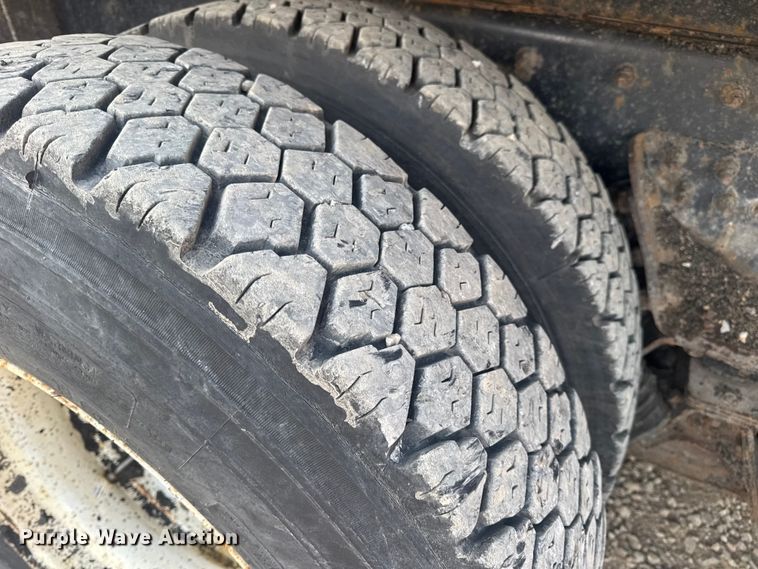 image for item DW6628 2010 International 7500 WorkStar dump truck