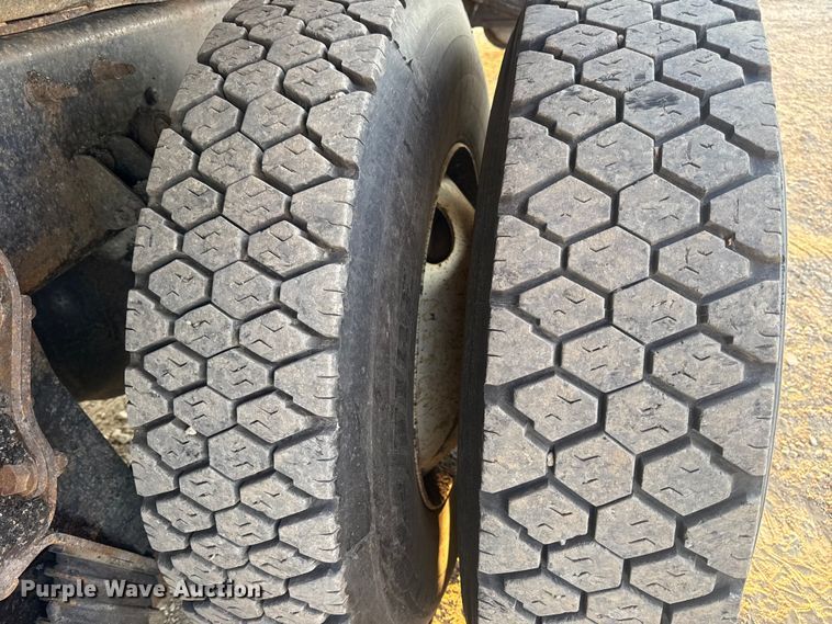 image for item DW6628 2010 International 7500 WorkStar dump truck