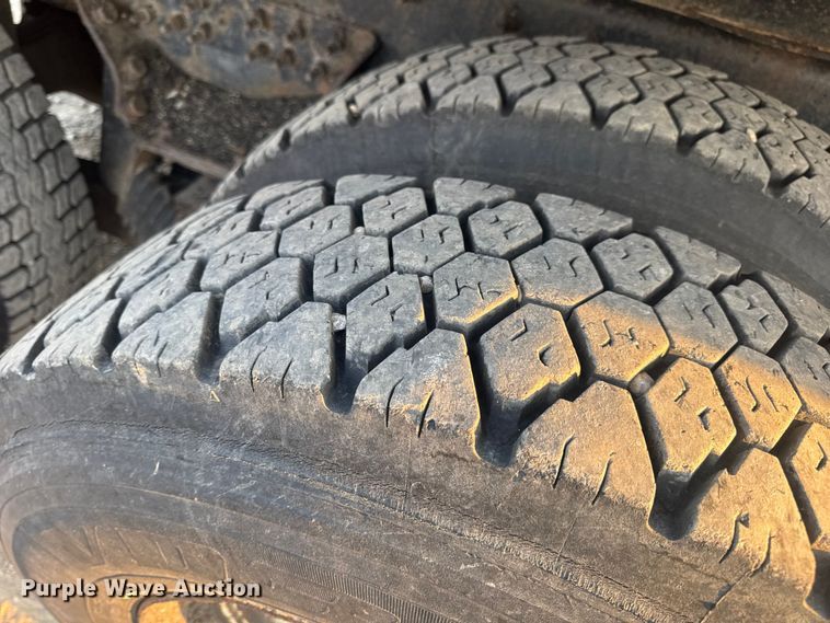 image for item DW6628 2010 International 7500 WorkStar dump truck