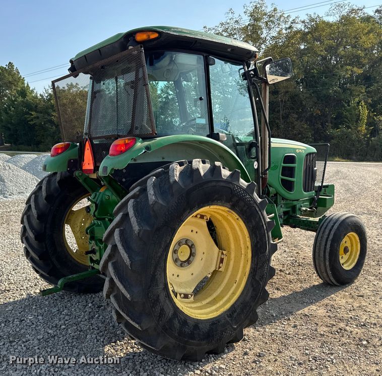 image for item DW6631 2010 John Deere 6115D tractor