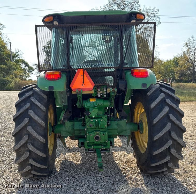 image for item DW6631 2010 John Deere 6115D tractor