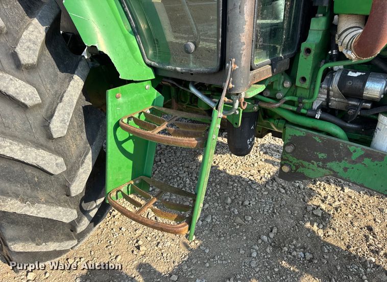 image for item DW6631 2010 John Deere 6115D tractor