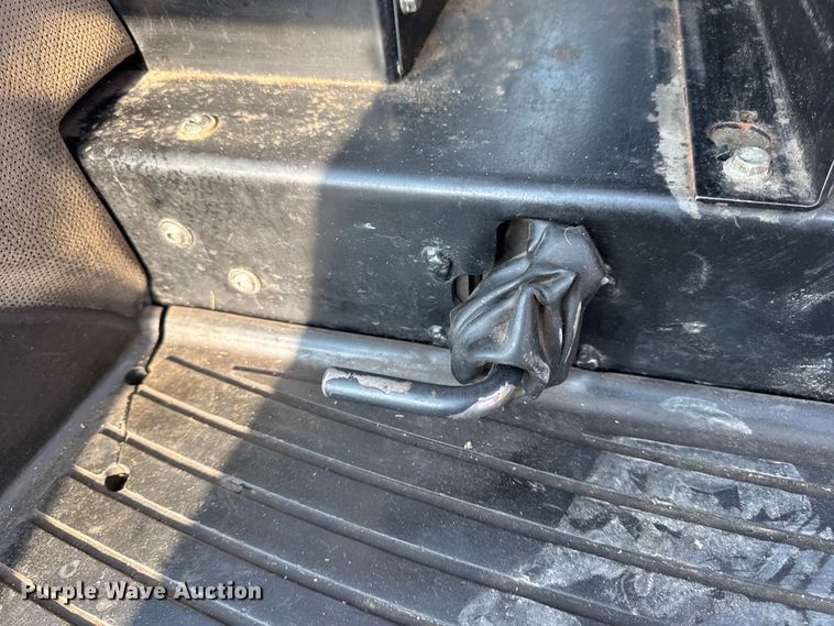 image for item DW6631 2010 John Deere 6115D tractor