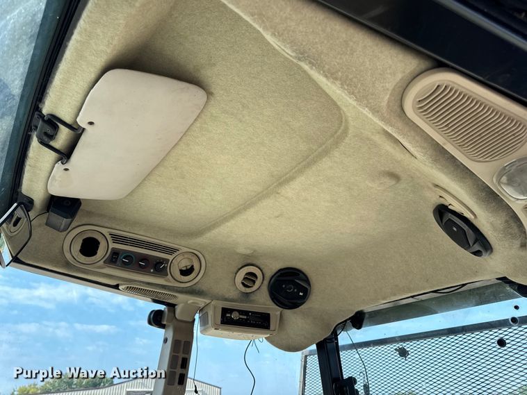 image for item DW6631 2010 John Deere 6115D tractor