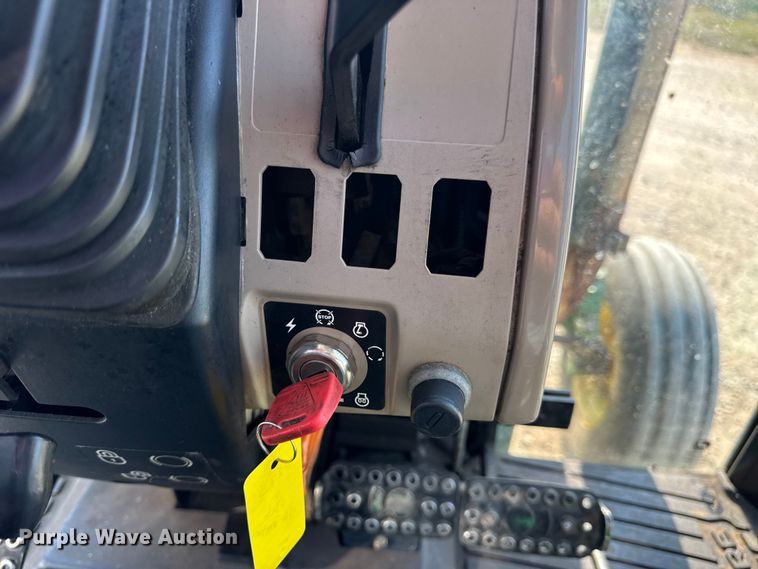 image for item DW6631 2010 John Deere 6115D tractor