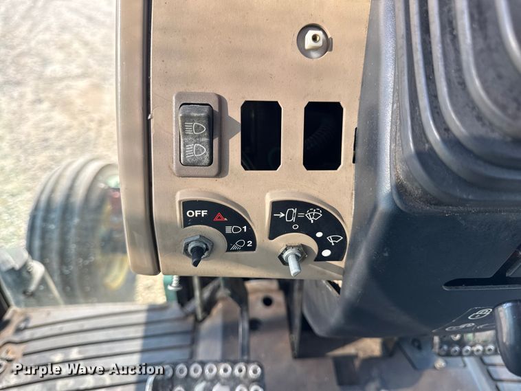 image for item DW6631 2010 John Deere 6115D tractor