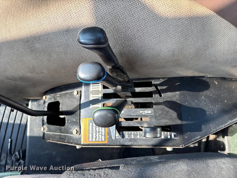 image for item DW6631 2010 John Deere 6115D tractor