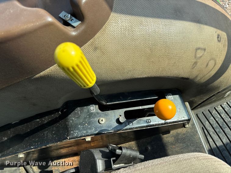 image for item DW6631 2010 John Deere 6115D tractor