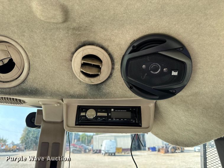 image for item DW6631 2010 John Deere 6115D tractor