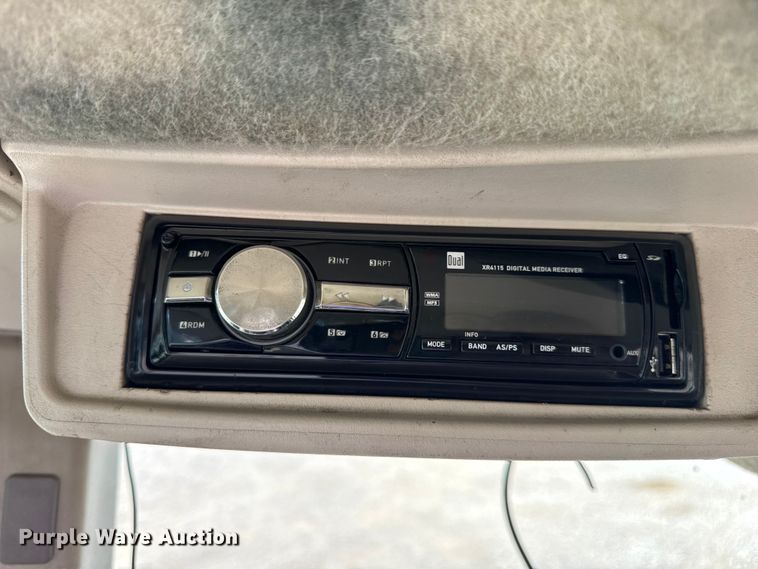 image for item DW6631 2010 John Deere 6115D tractor