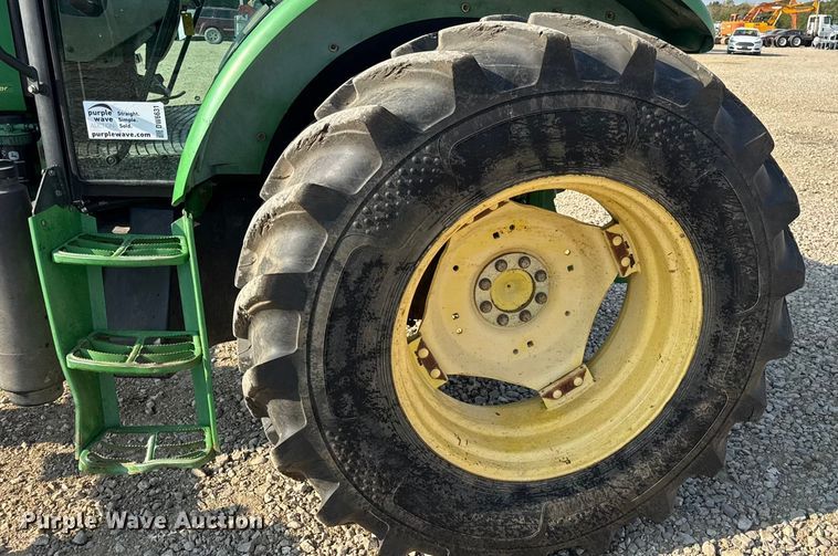 image for item DW6631 2010 John Deere 6115D tractor