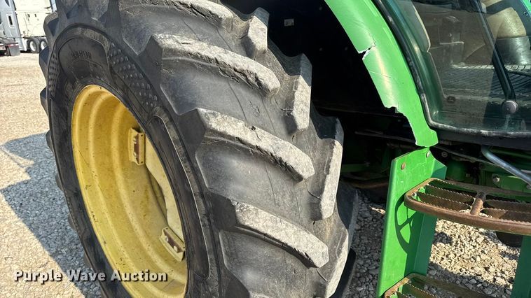 image for item DW6631 2010 John Deere 6115D tractor