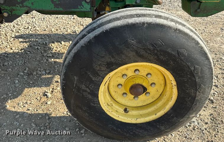 image for item DW6631 2010 John Deere 6115D tractor