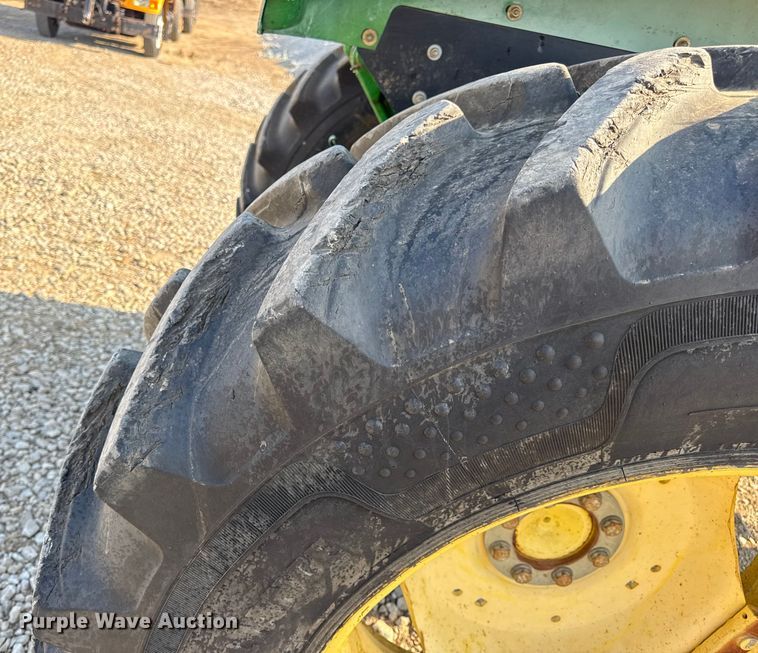 image for item DW6631 2010 John Deere 6115D tractor