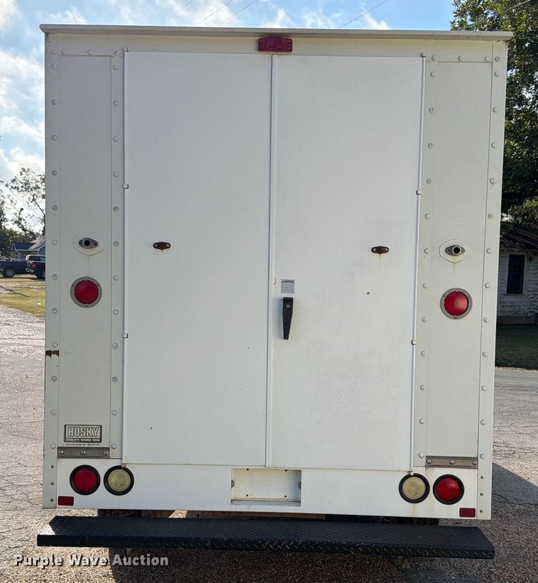 image for item DX5814 2004 GMC Savana utility van